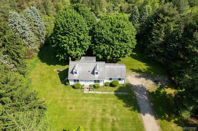 Property Photo:  4530 Stone Barn  MI 48380 