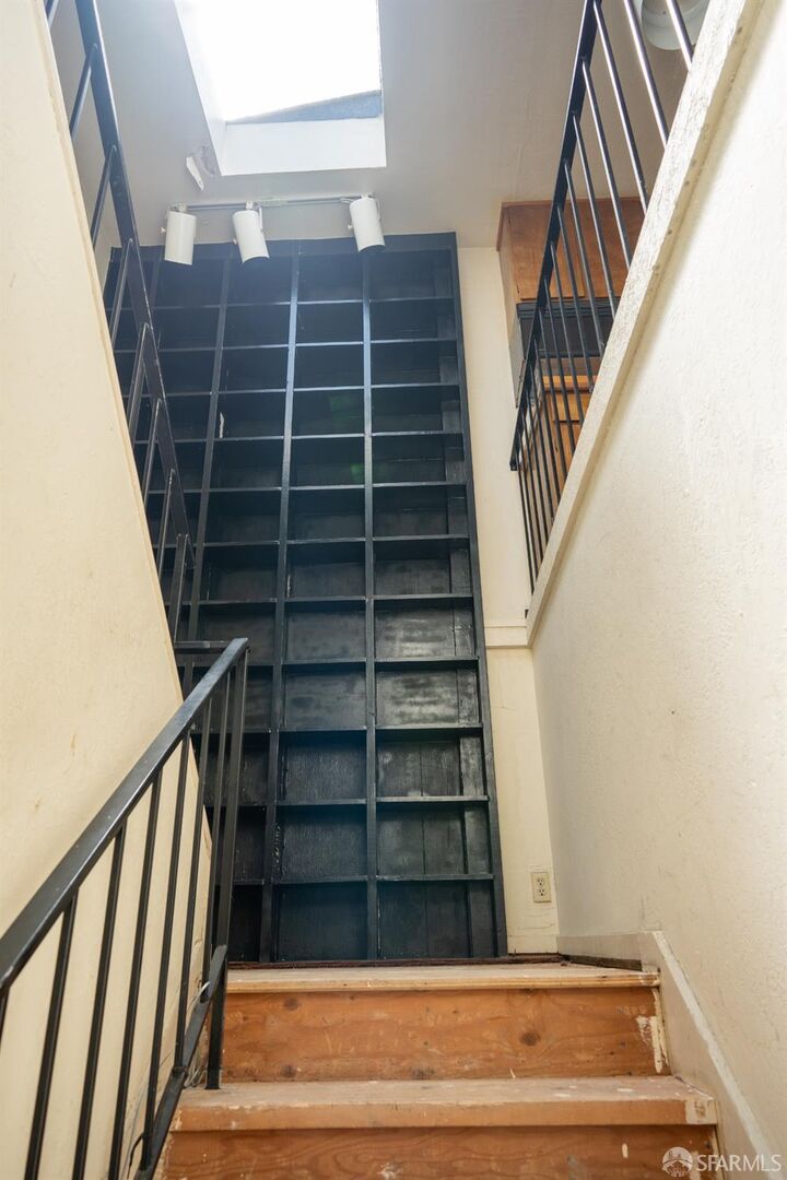 Property Photo:  3185 Cesar Chavez Street 2  CA 94110