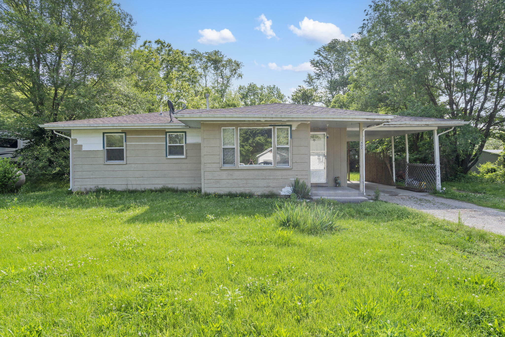 Property Photo: 402 Ward Street MO 65608