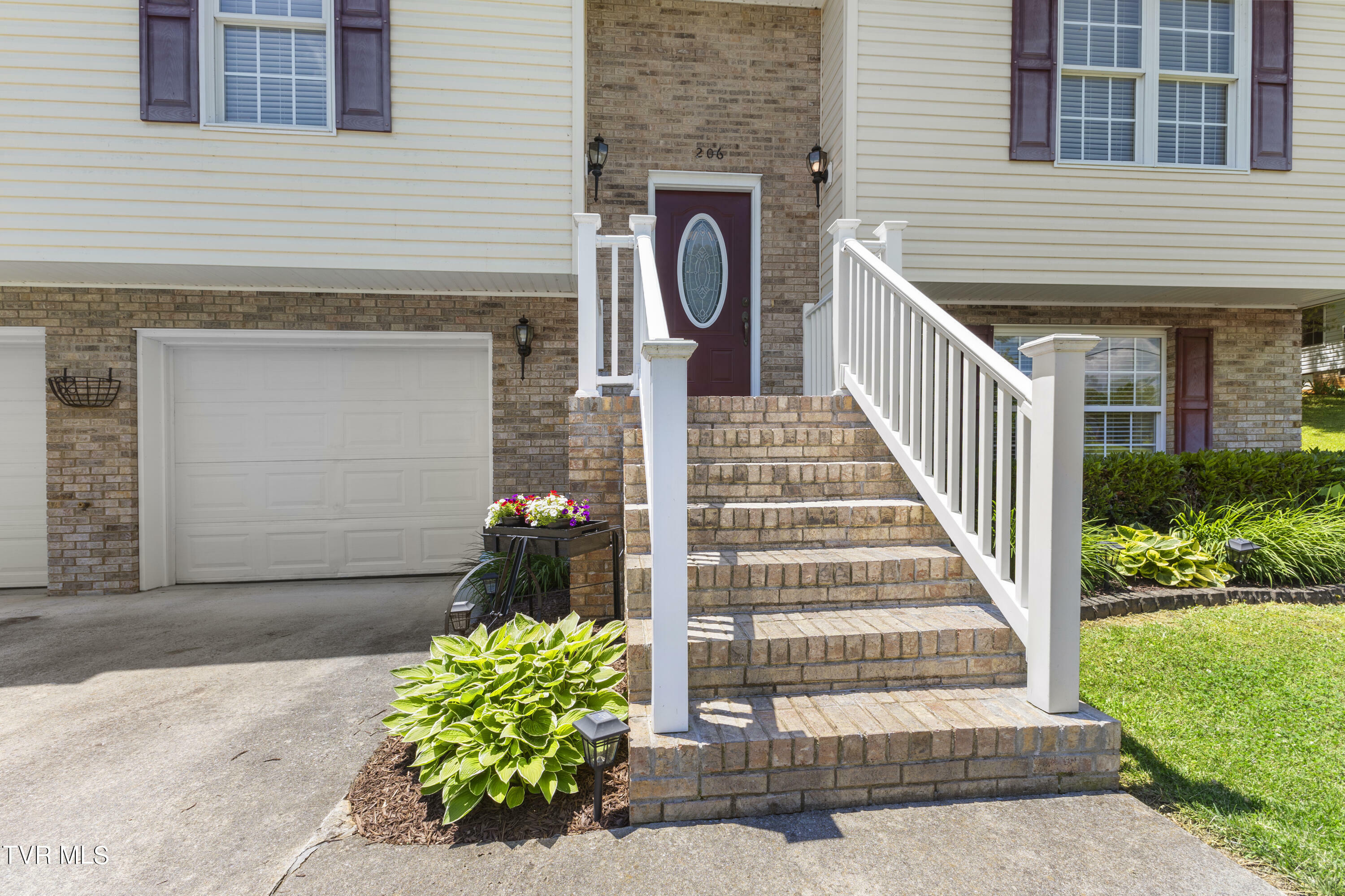 Property Photo:  206 Grandview Street  TN 37645 