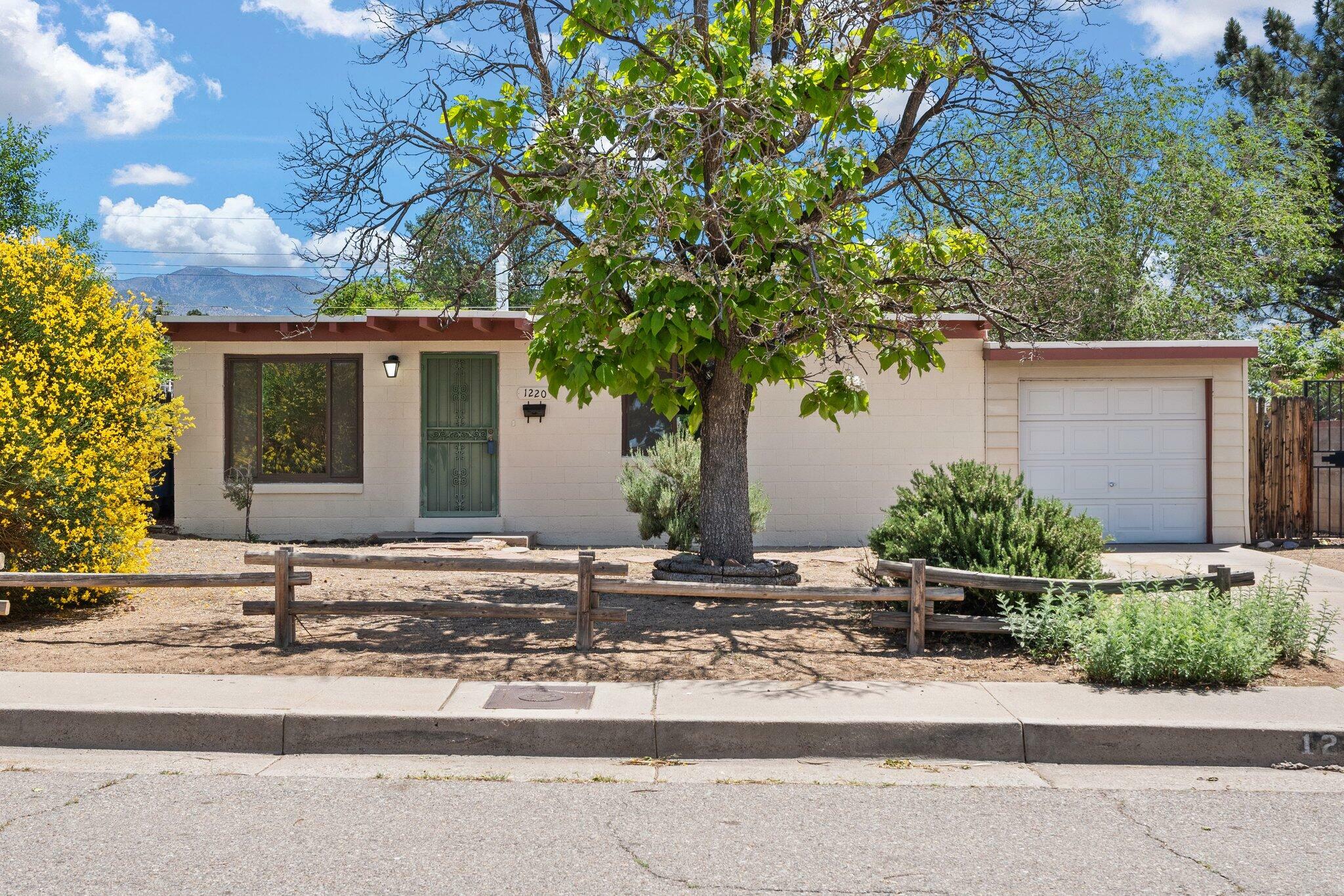 Property Photo:  1220 Lester Drive NE  NM 87112 