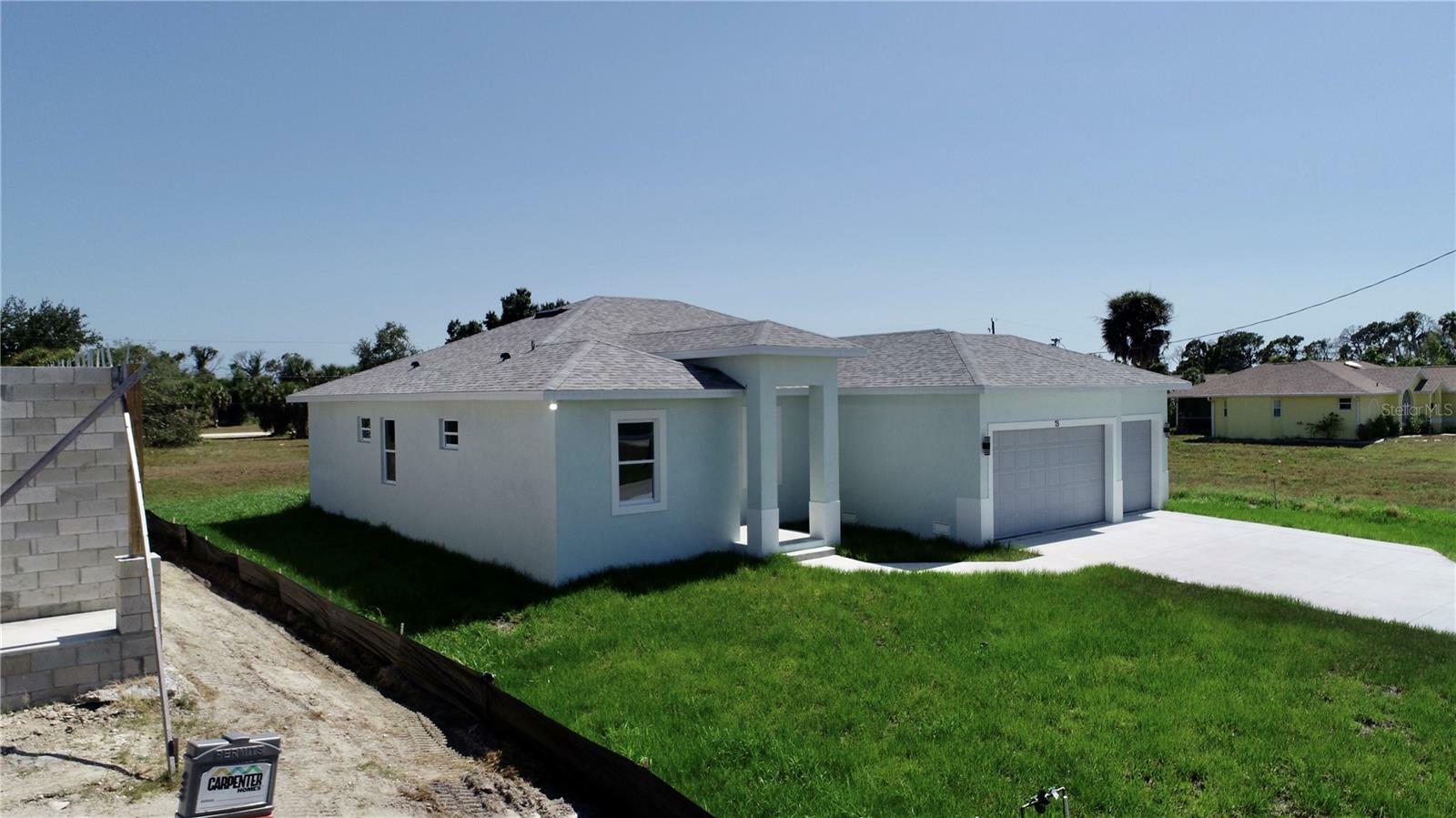 Property Photo:  75 Mark Twain Lane  FL 33947 