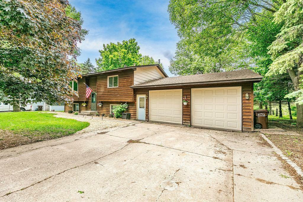 Property Photo:  306 Robin Avenue S  MN 55358 