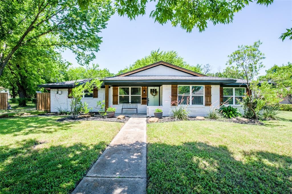 Property Photo:  600 E Lampasas Street  TX 75119 
