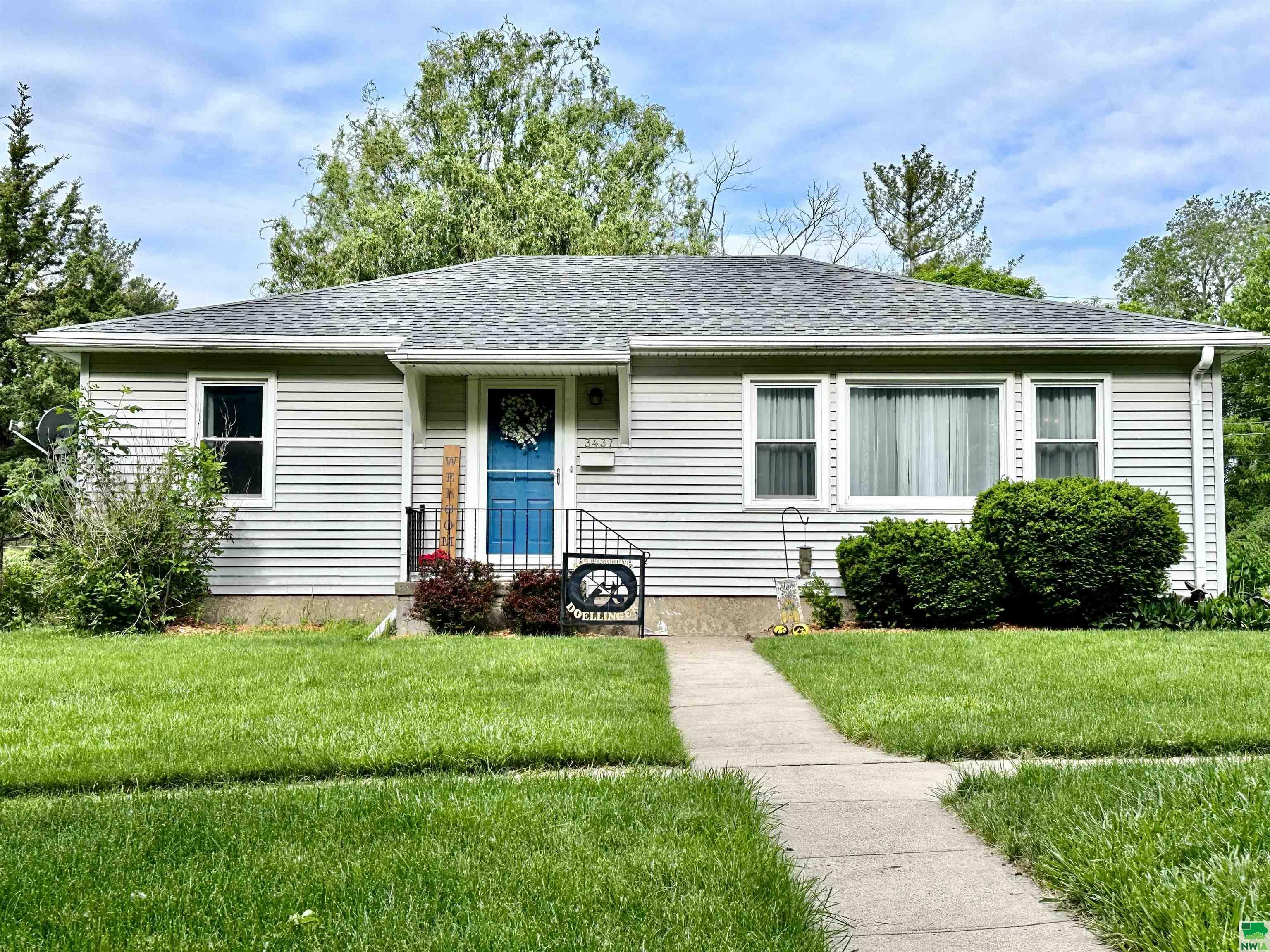 Property Photo:  3437 Pierce St  IA 51104 