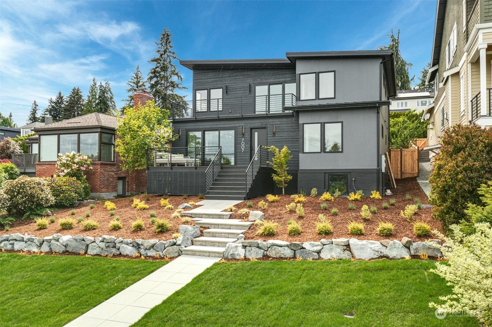 Property Photo: 7007 52nd Avenue NE WA 98115