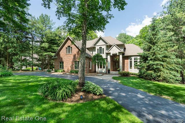 Property Photo: 9388 Lake Ridge Drive MI 48348