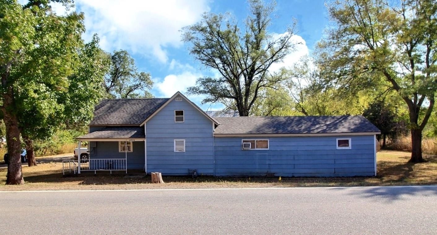 Property Photo:  209 Pearl  KS 67023 