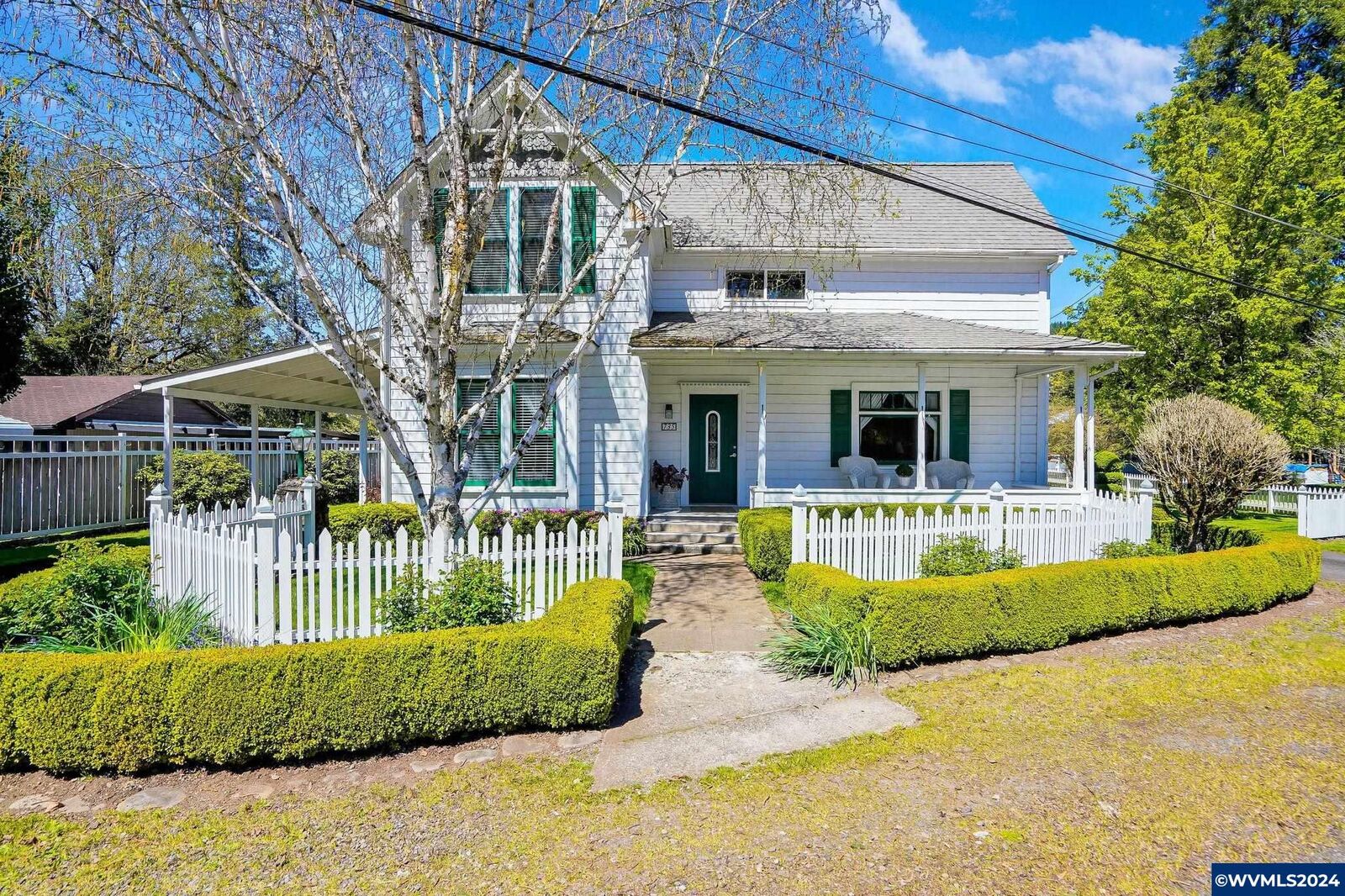 Property Photo: 735 SW Linn Bl OR 97360