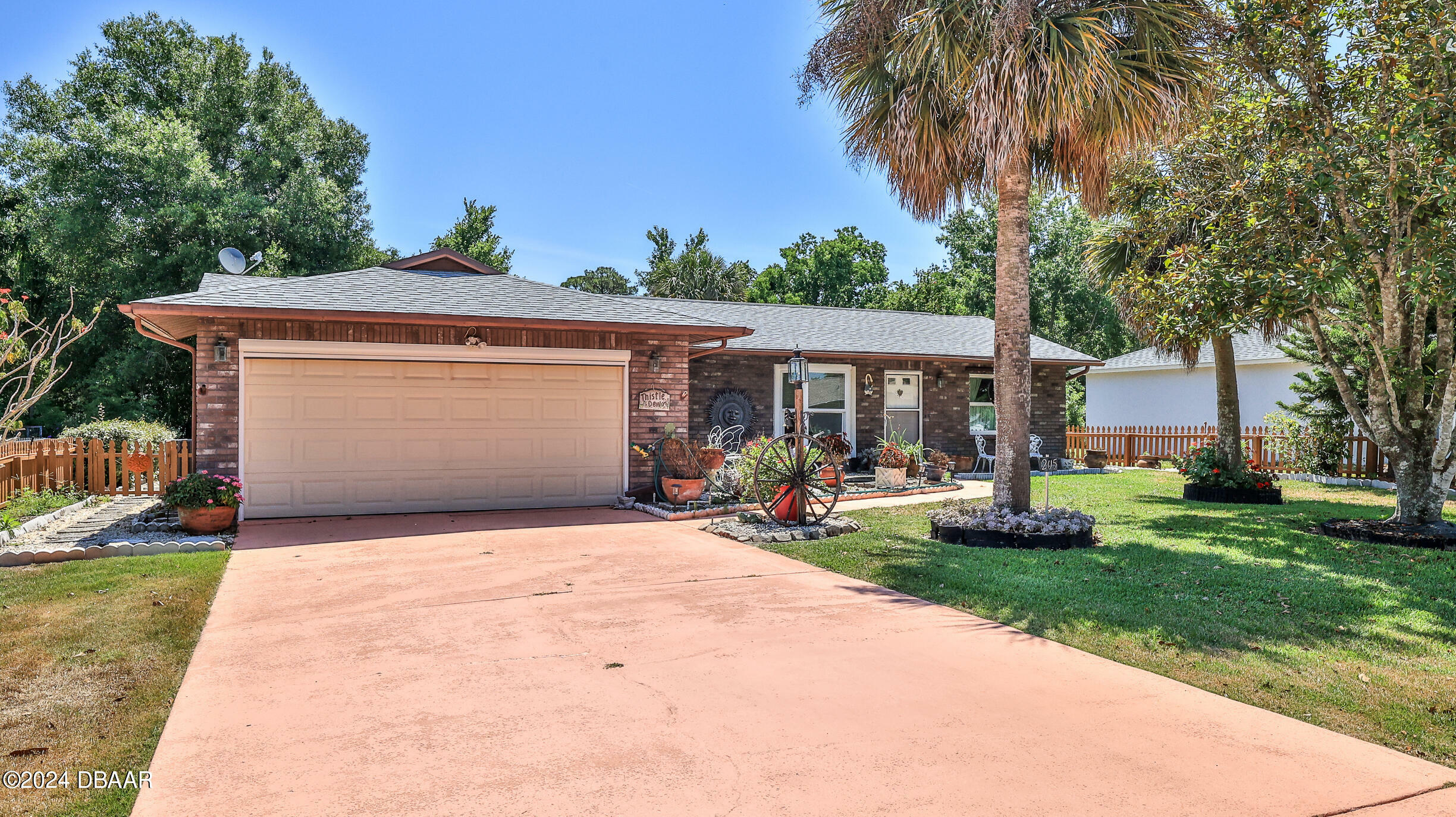 Property Photo:  205 Wildwood Drive  FL 32132 