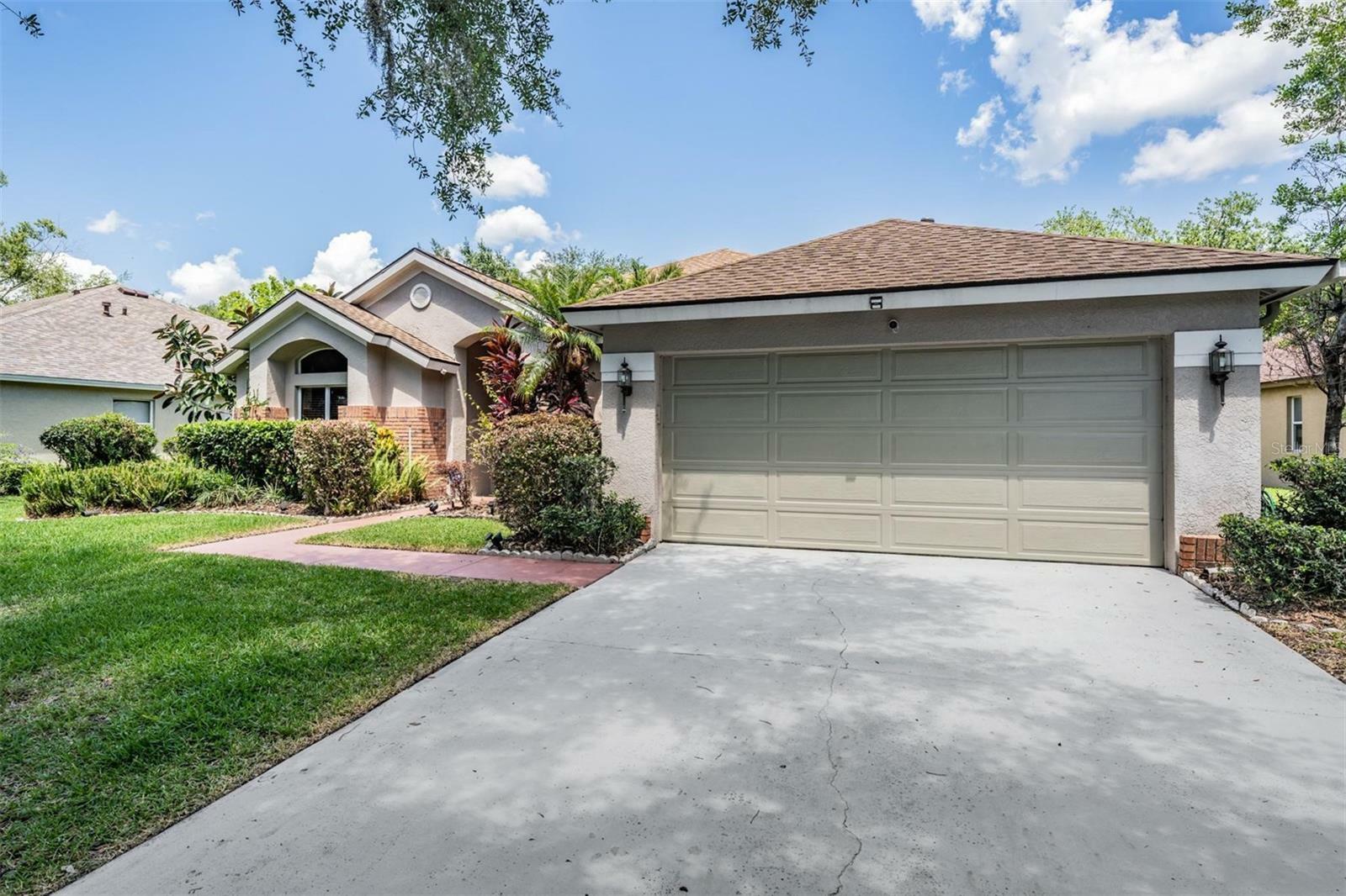 Property Photo:  9413 Hunters Pond Drive  FL 33647 