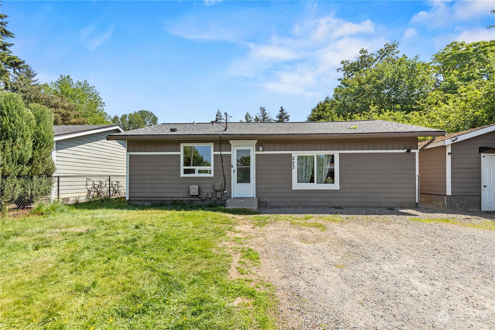 Property Photo:  223 Norpoint Way NE  WA 98422 