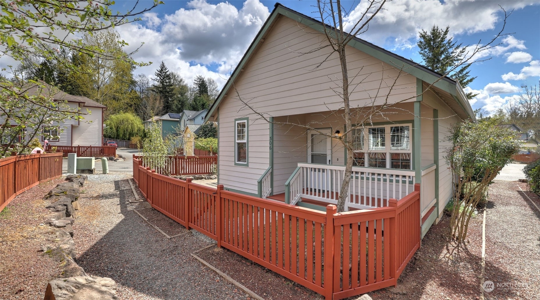 Property Photo:  25123 Roberts Drive 306  WA 98010 