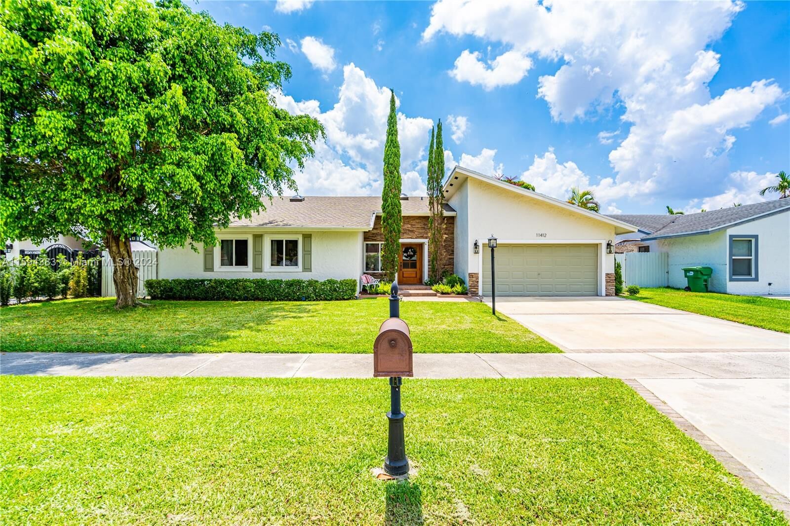 Property Photo: 11412 SW 129th Pl FL 33186