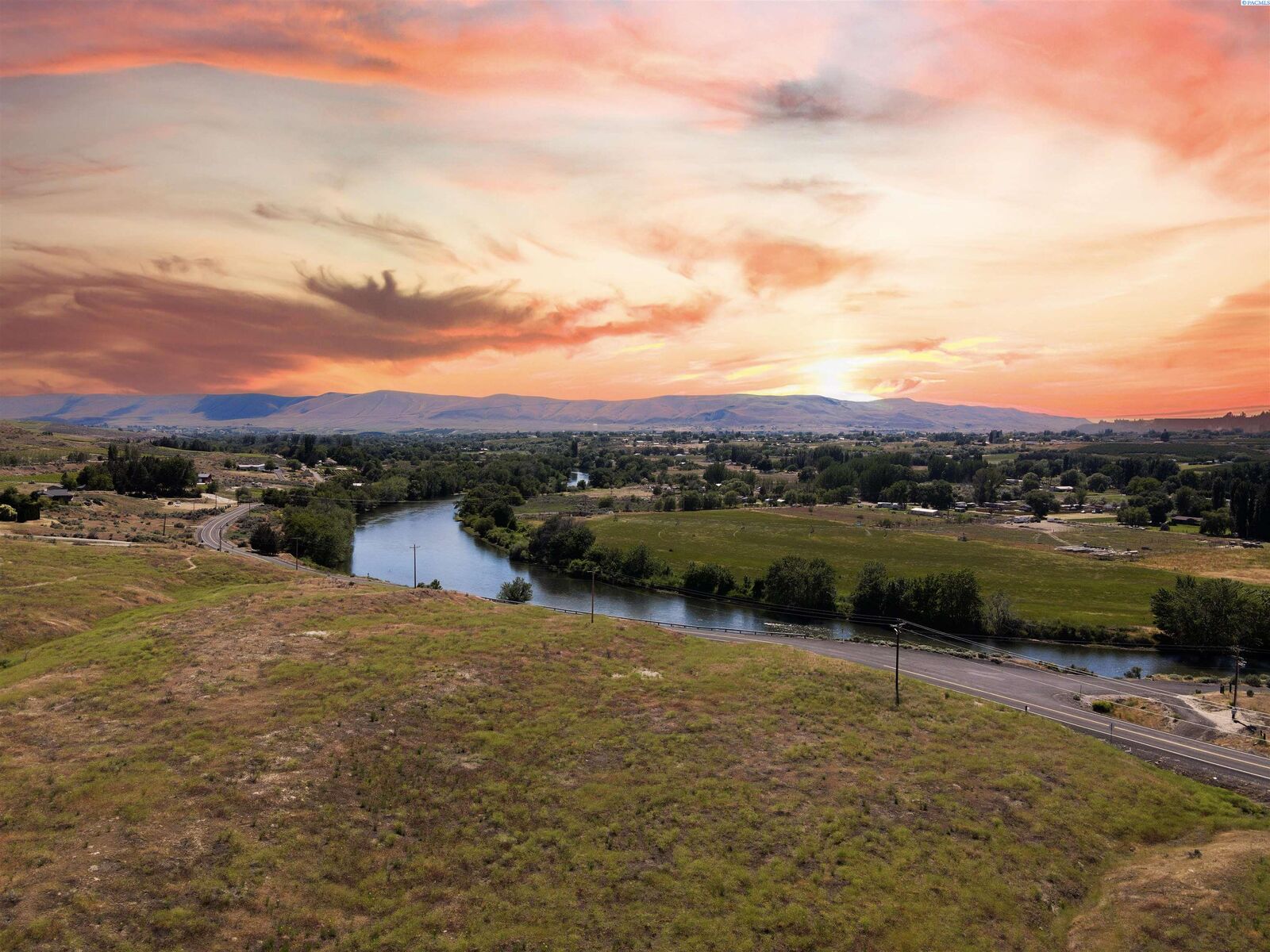 Property Photo: 12109 E Ruppert WA 99320