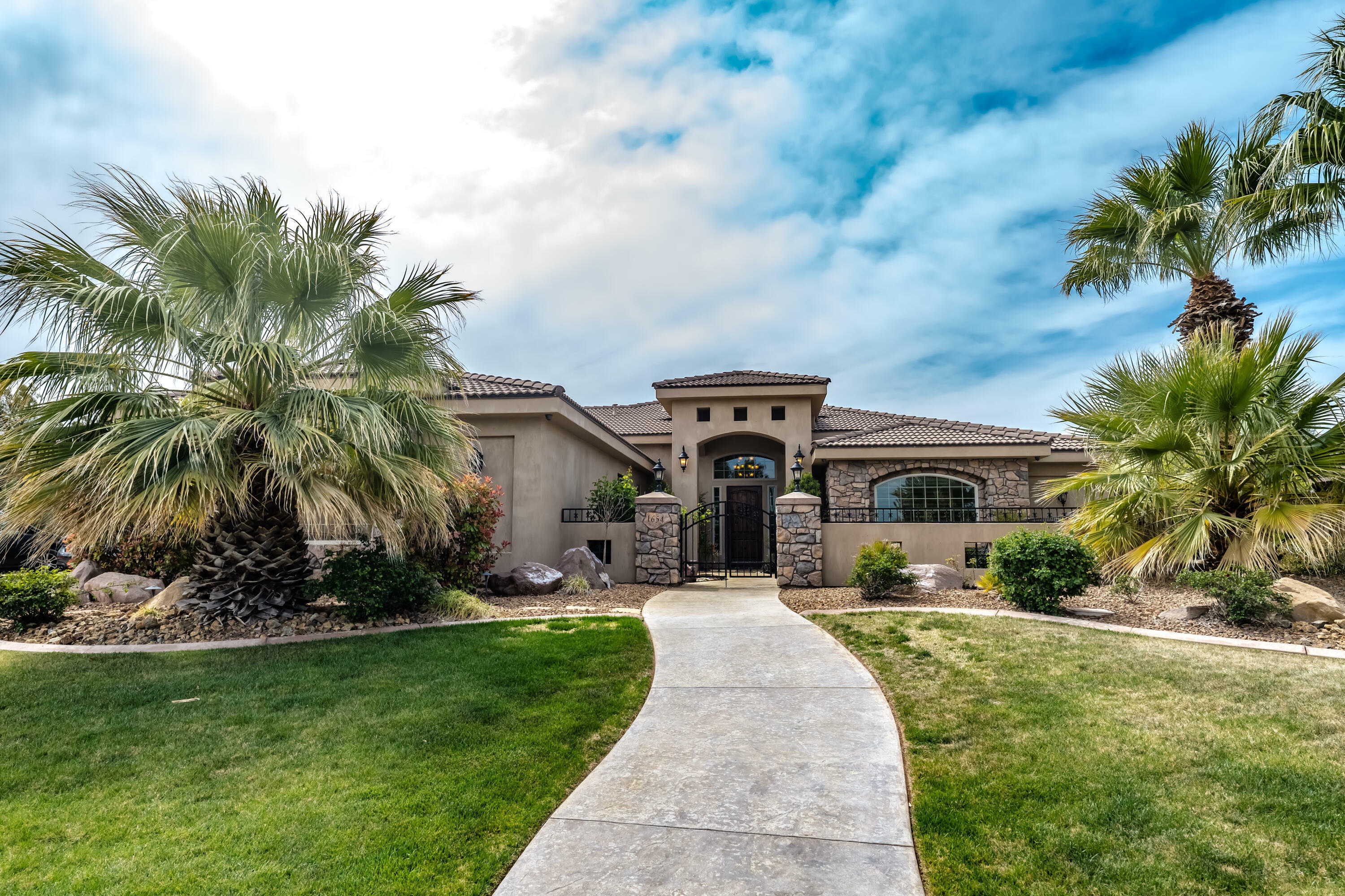 Property Photo: 1654 Stone Cliff Dr UT 84790