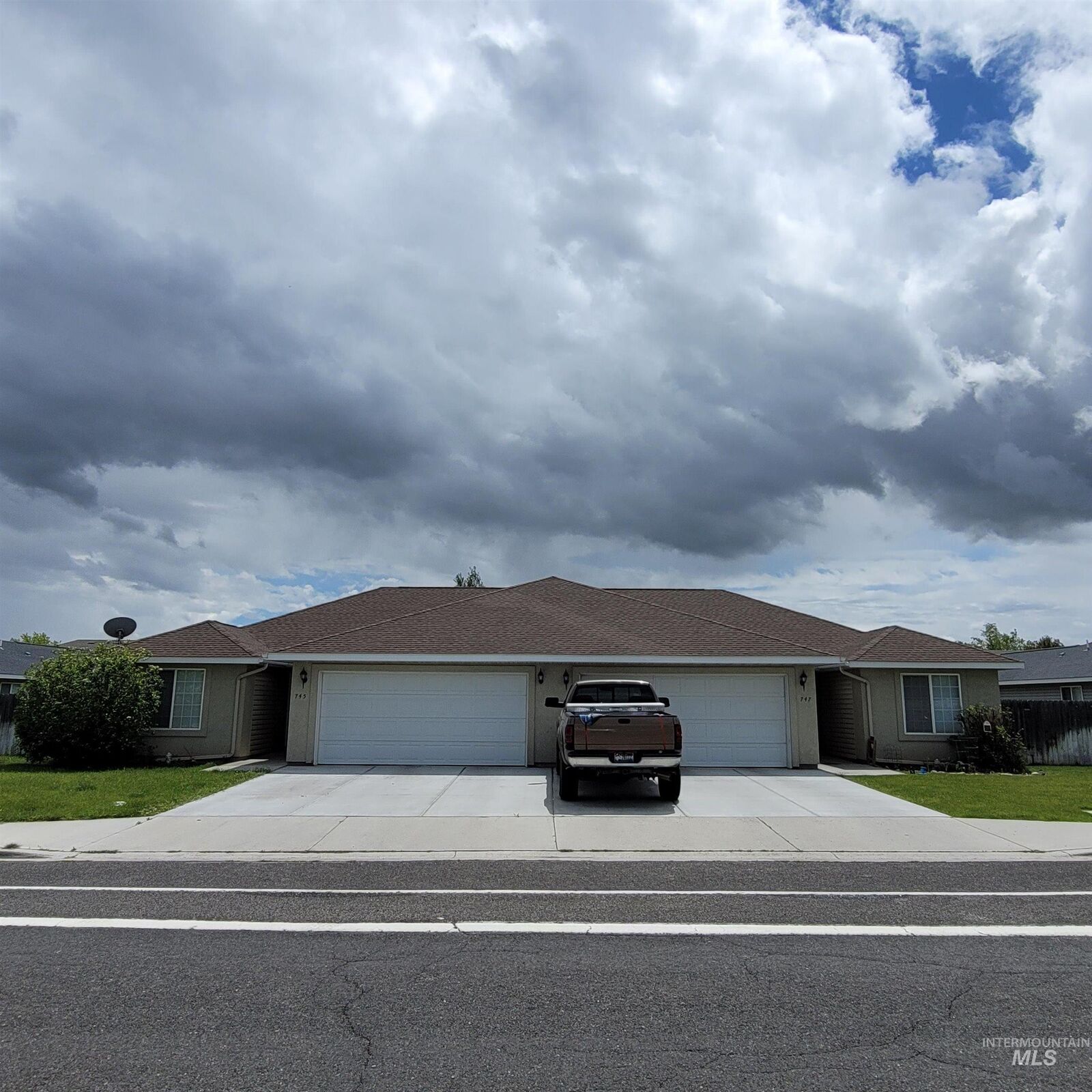 Property Photo:  745 - 747 W Caswell Ave.  ID 83301 