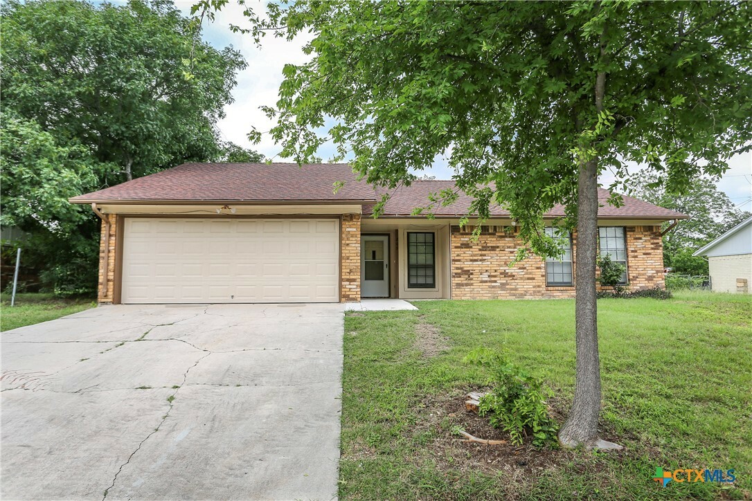 Property Photo:  209 E Hogan Drive  TX 76522 