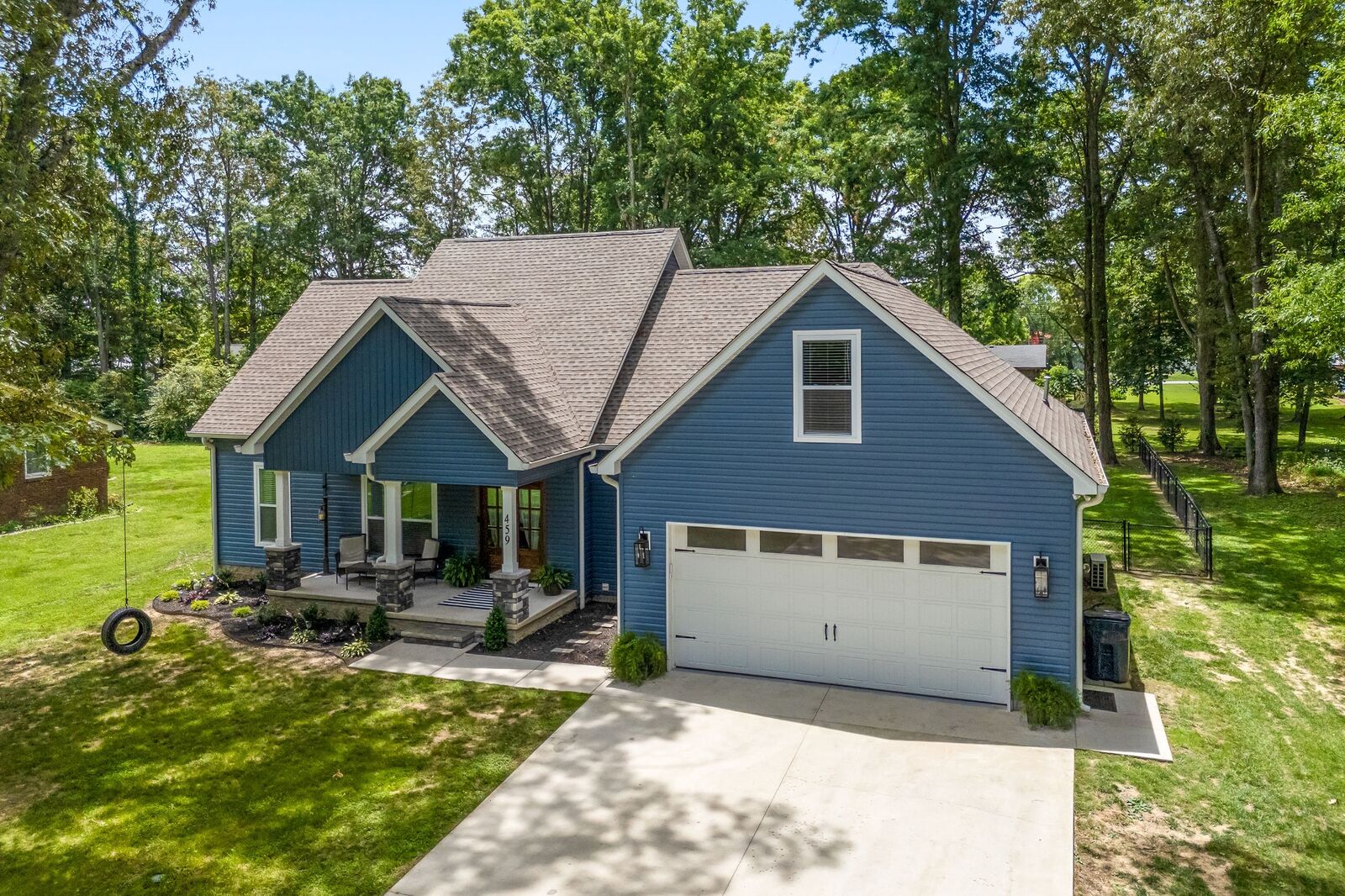 Property Photo: 459 White Oak Dr TN 37166