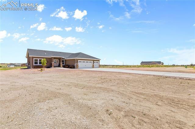 Property Photo:  1464 N Dailey Drive  CO 81007 