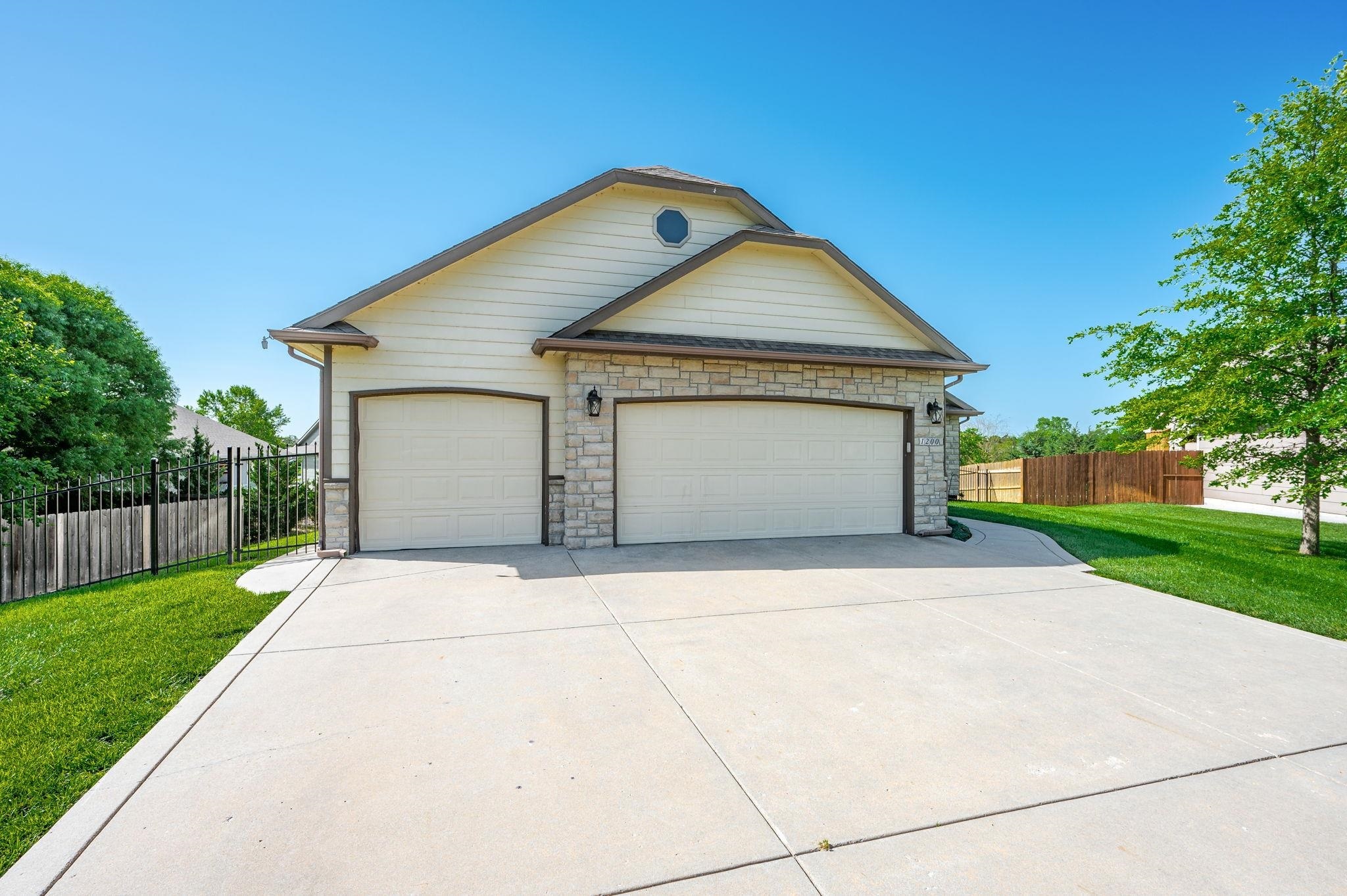 Property Photo:  1200 N Hamilton Cir  KS 67037 