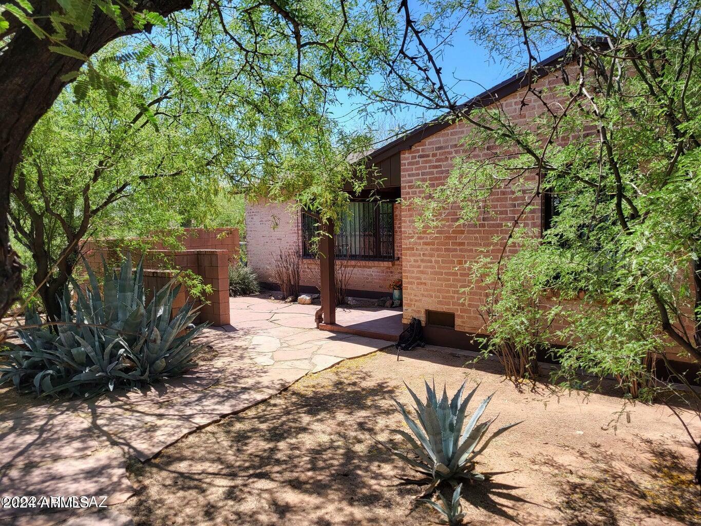 Property Photo:  2558 E Florence Drive  AZ 85716 