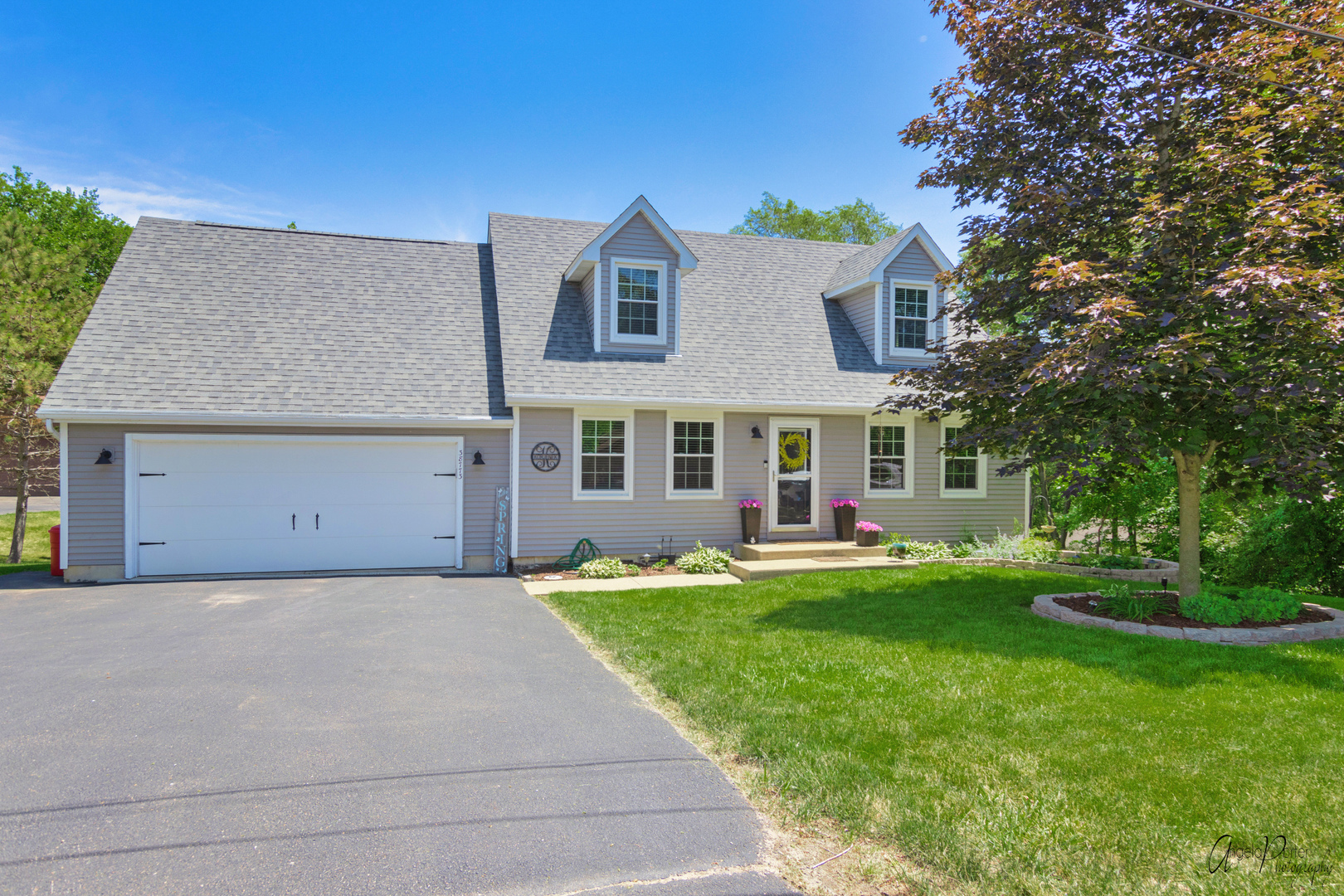 Property Photo: 38773 N Kenmore Road IL 60002