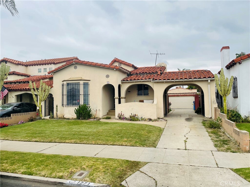 Property Photo:  1271 W 80th Street  CA 90044 