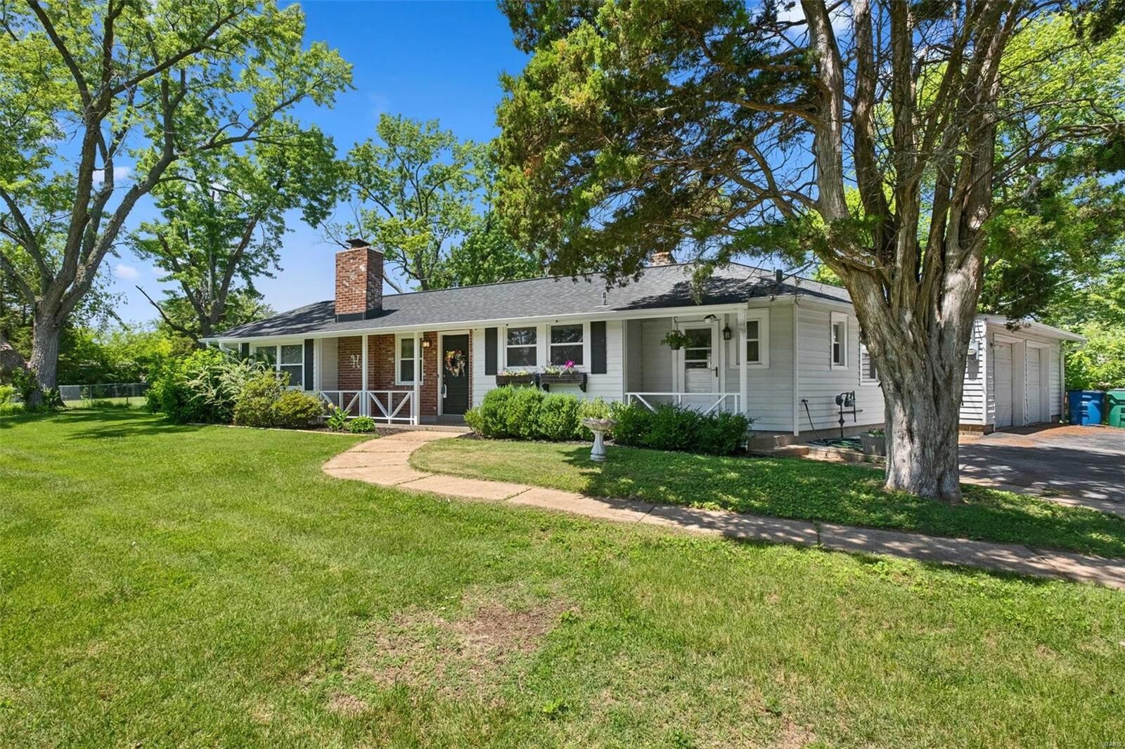 Property Photo:  3155 Ringer Road  MO 63125 
