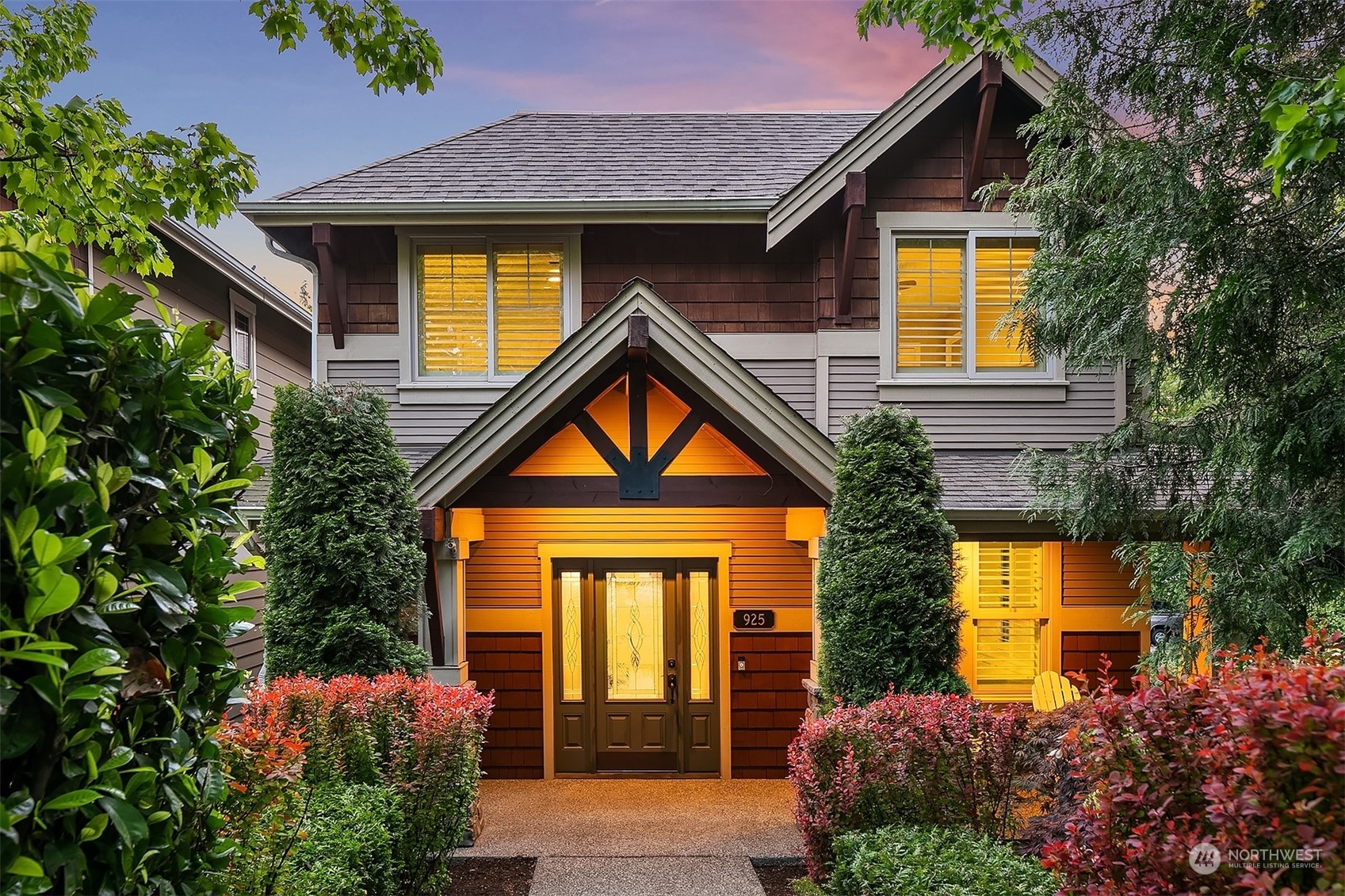 Property Photo: 925 State Street S WA 98033