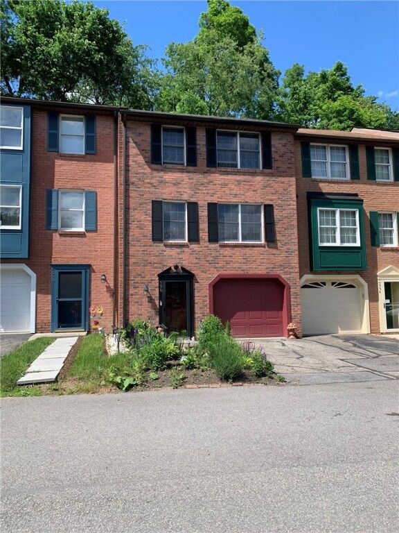 Property Photo: 956 Twin Leaf Court PA 15102