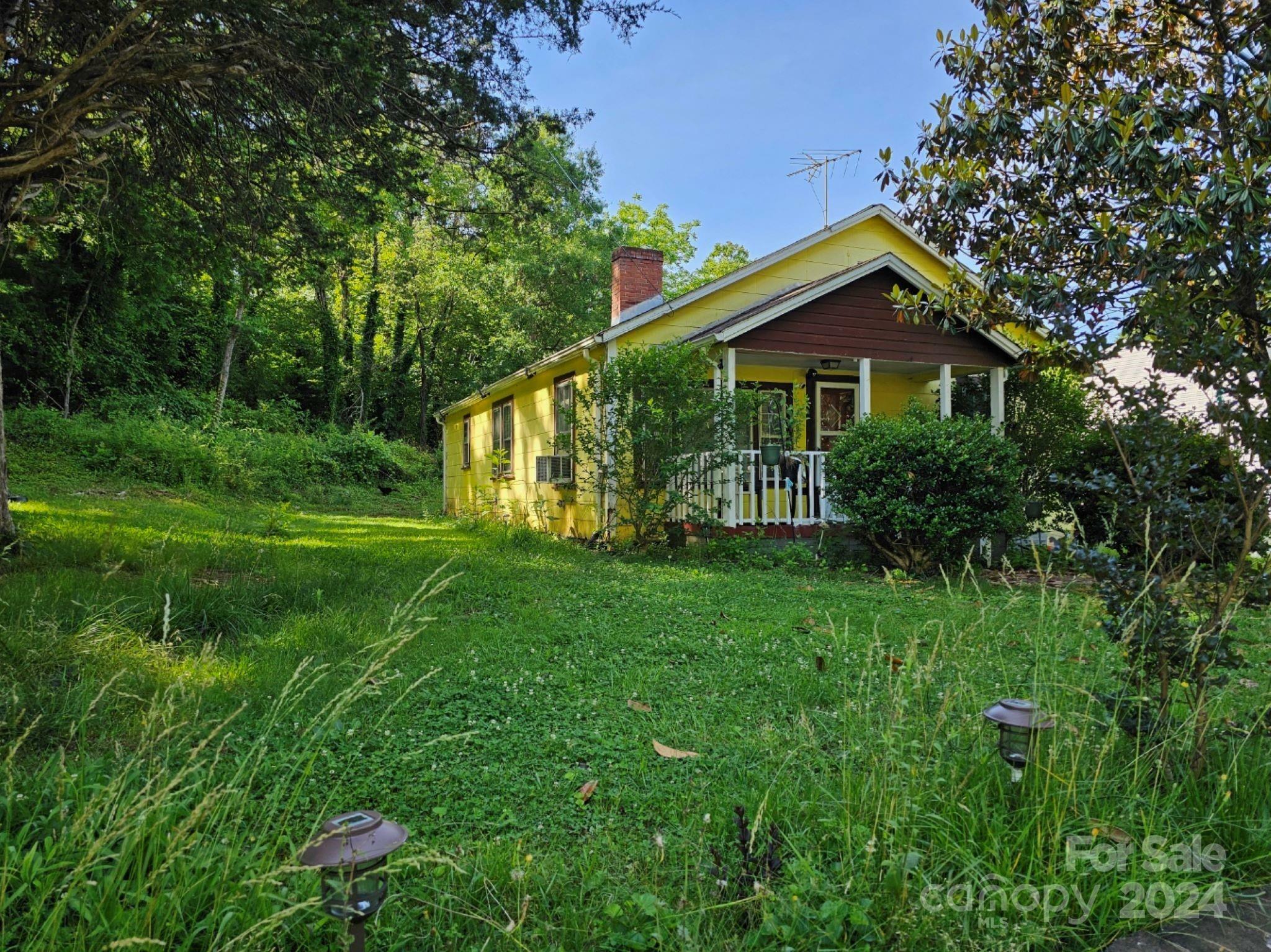 Property Photo:  713 2nd Street Place SW  NC 28613 