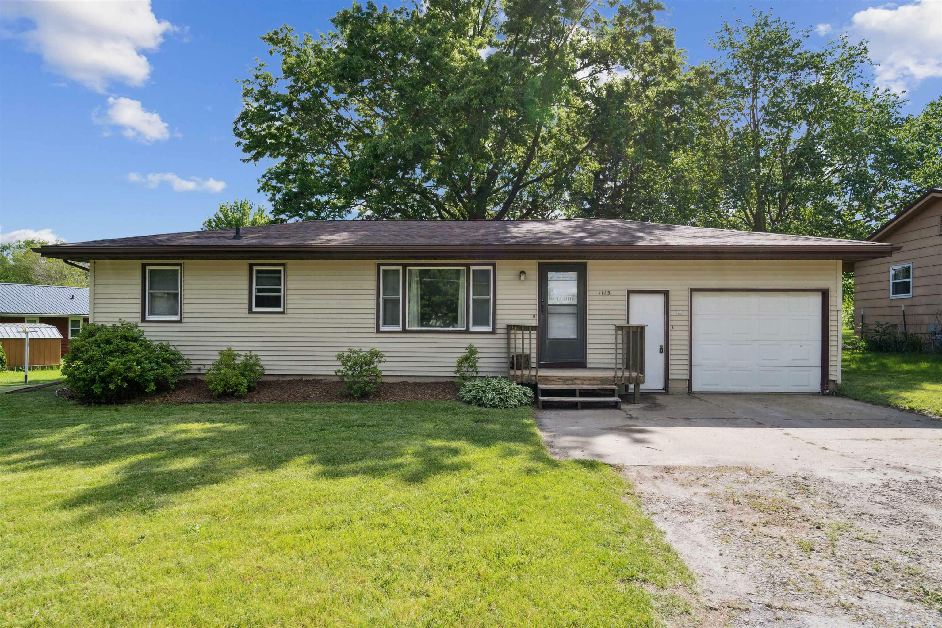 Property Photo:  1115 9th Ave SW  IA 50644 