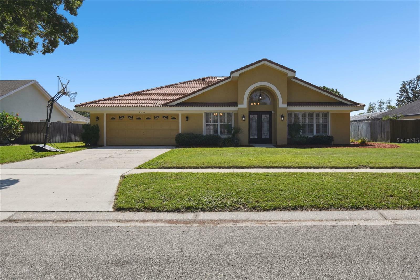 Property Photo:  10121 Carrington Court  FL 32836 