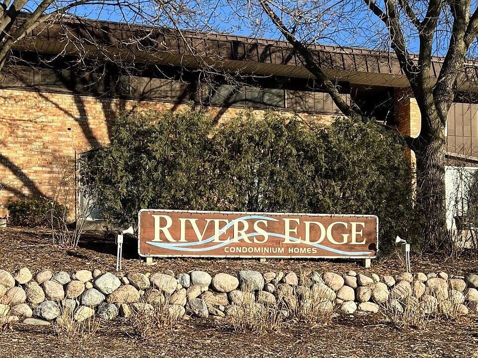 Property Photo:  4225 W Rivers Edge Cir 4  WI 53209 