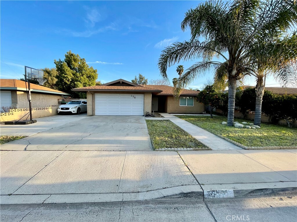 Property Photo:  527 Montebello Place  CA 92543 