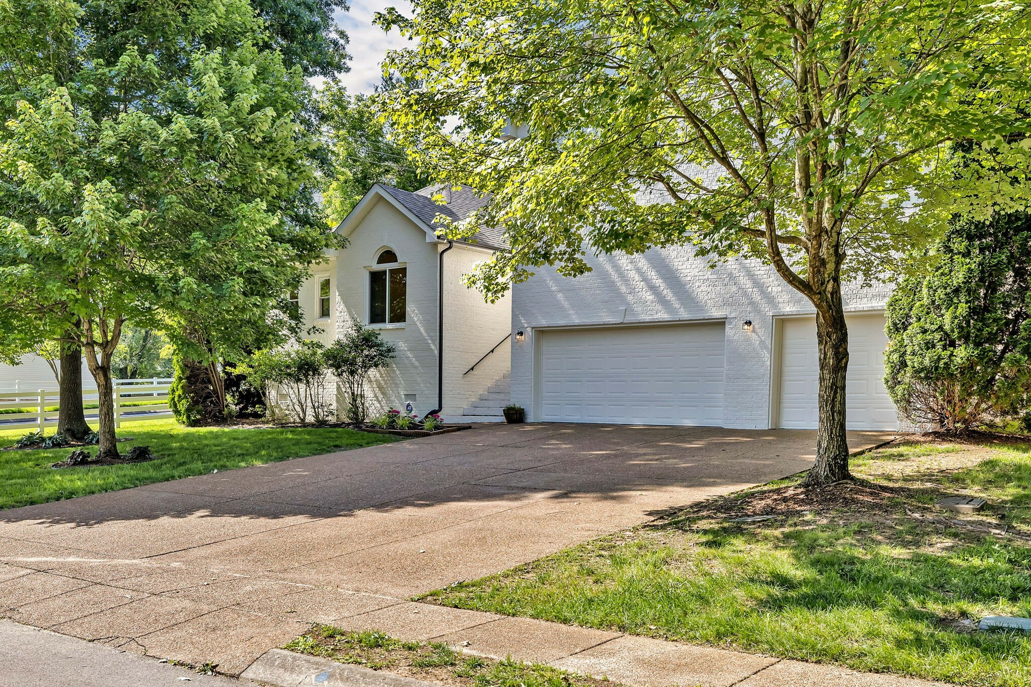 Property Photo:  1601 Inverness Dr  TN 37174 