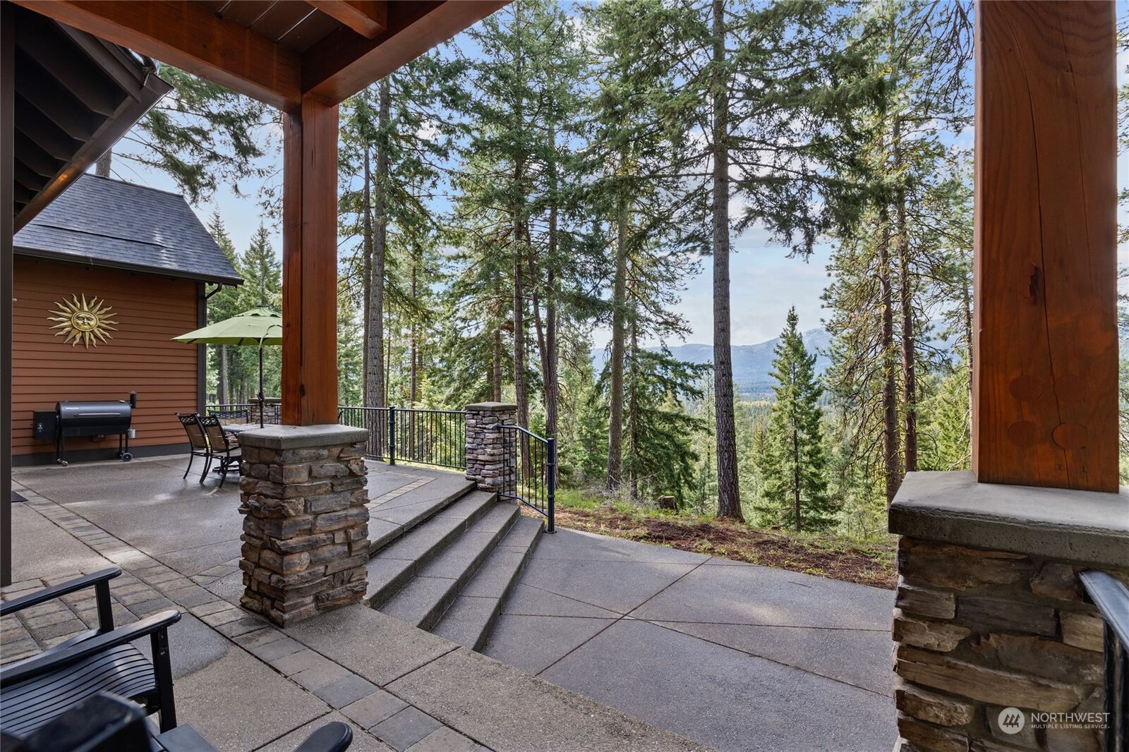 Property Photo:  1450  Pinegrass Loop  WA 98922 