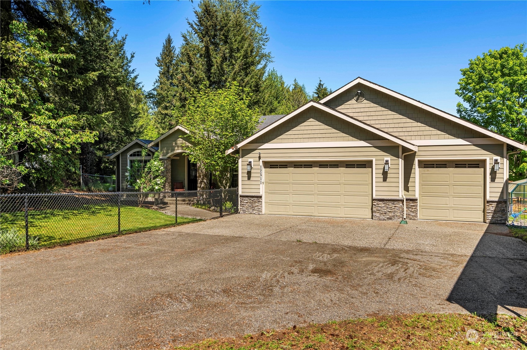 Property Photo:  12511  84th Street NE  WA 98258 