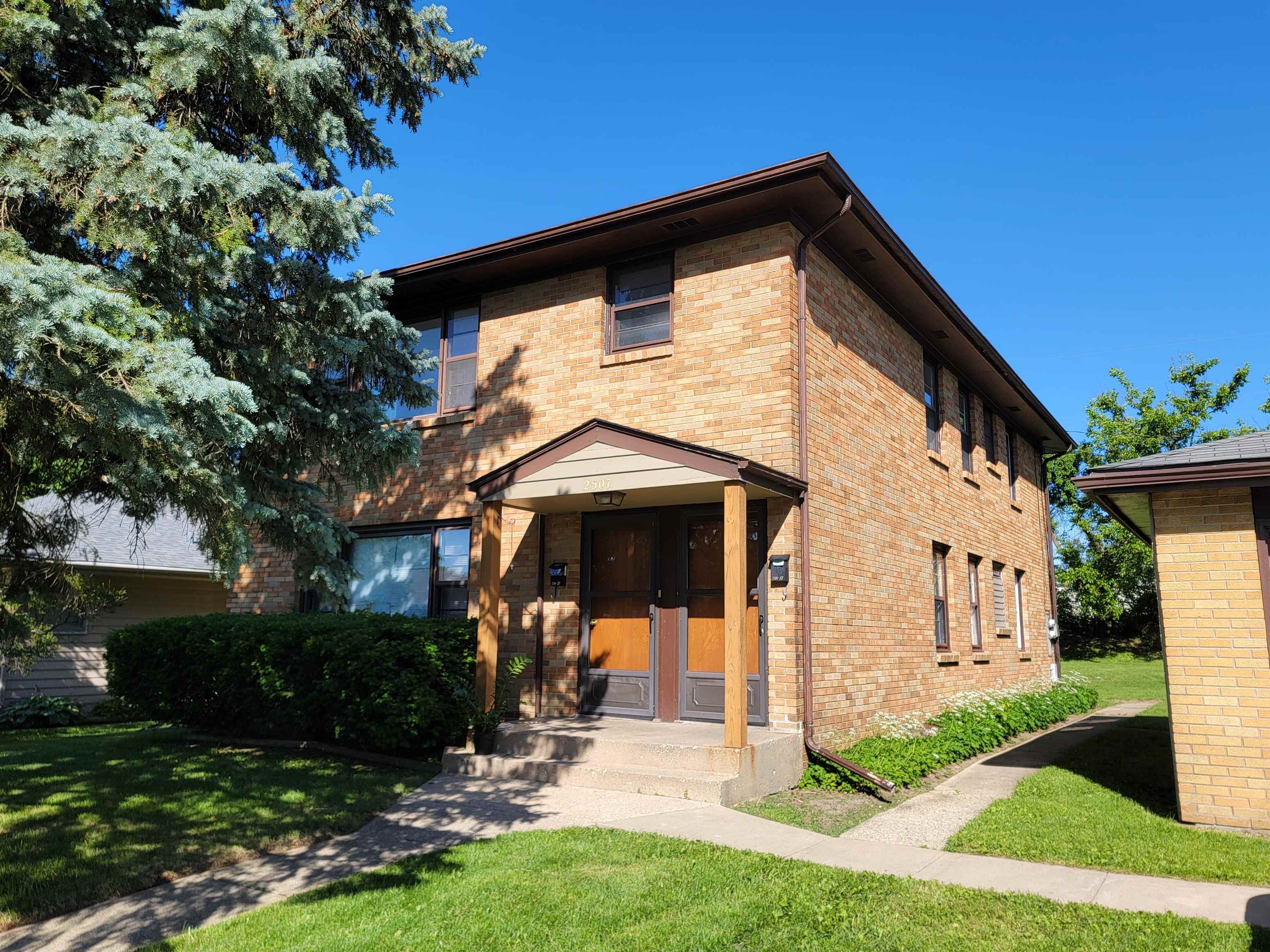 Property Photo:  2507 Holmes Street  IL 61108 