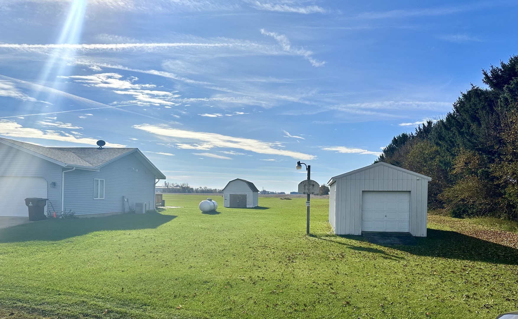 Property Photo:  770 E 6000 N Road  IL 60914 