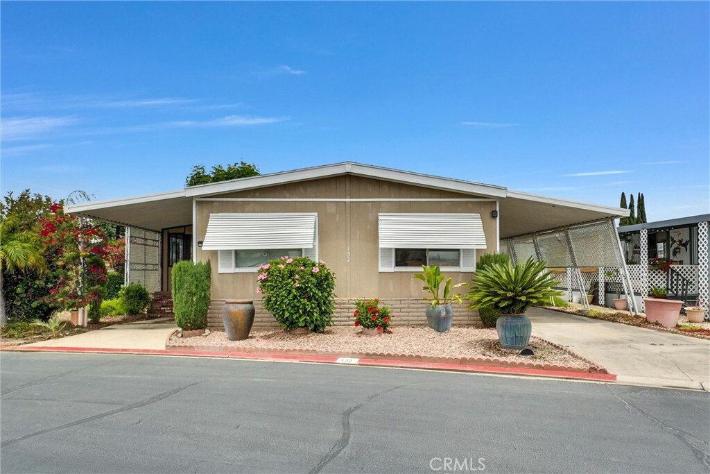 Property Photo:  1456 E Philadelphia 132  CA 91761 