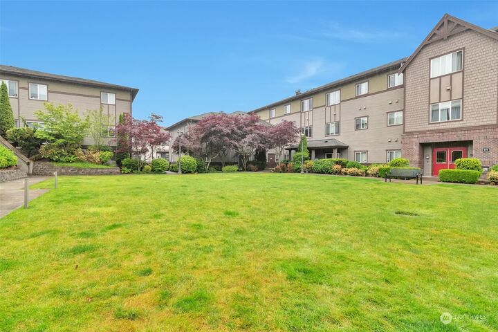 973 NE Ingram Street A308  Issaquah WA 98029 photo