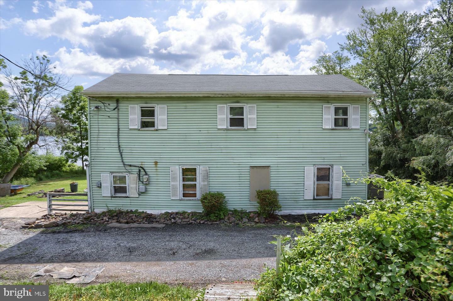 Property Photo:  918 River Road  PA 17053 