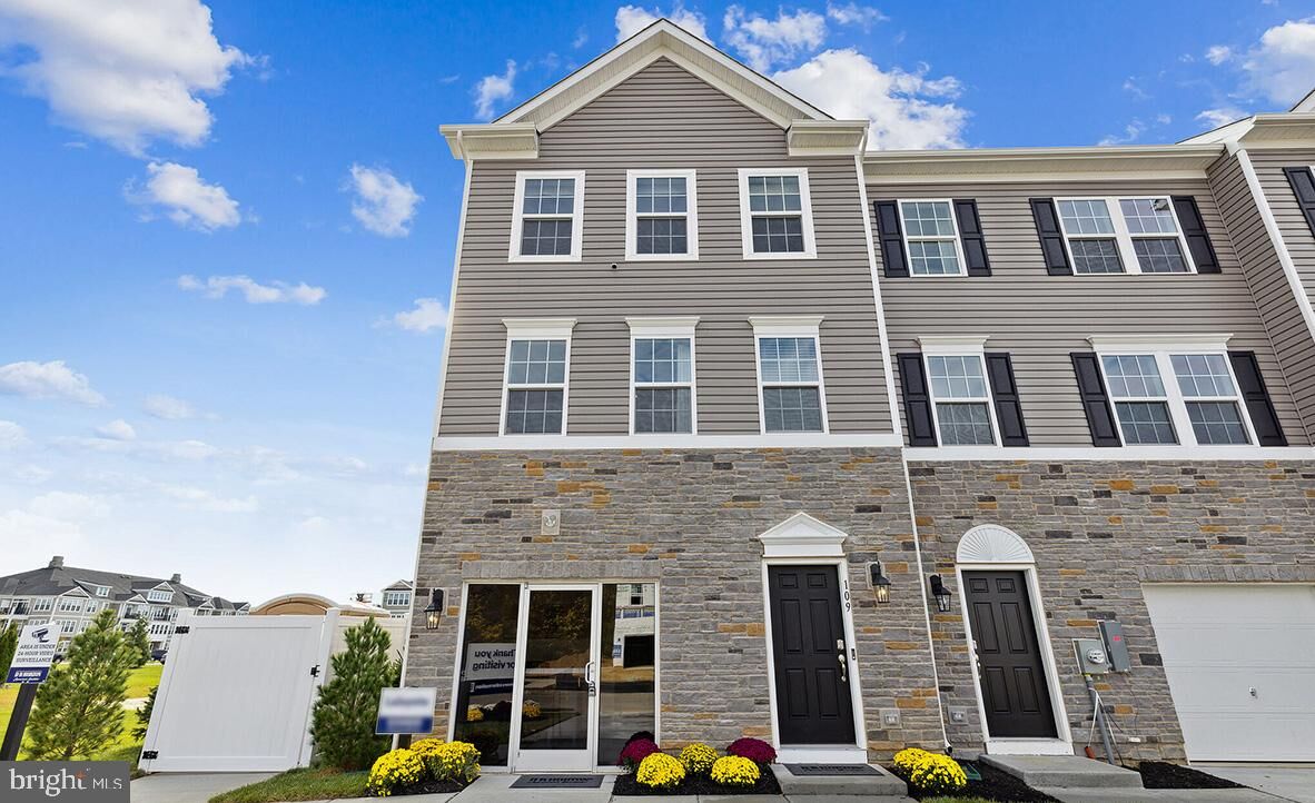 Property Photo: 250 Macoun Way NJ 08028