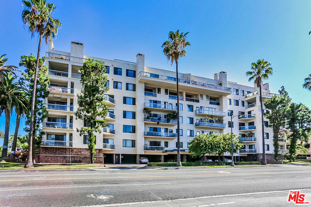 Property Photo:  4460   Wilshire Blvd 301  CA 90010 