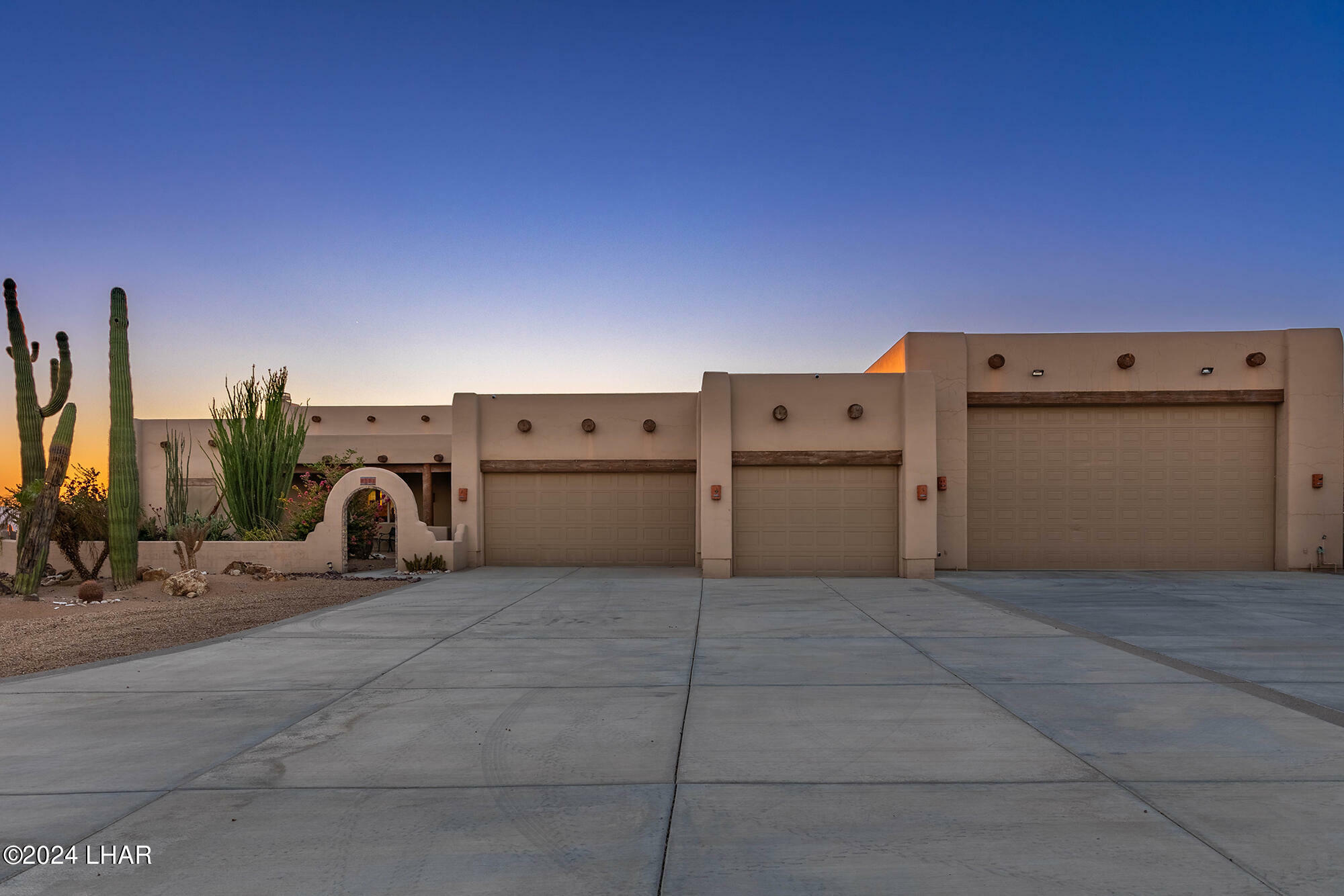 Property Photo:  4121 Tierra Vista Dr  AZ 86406 