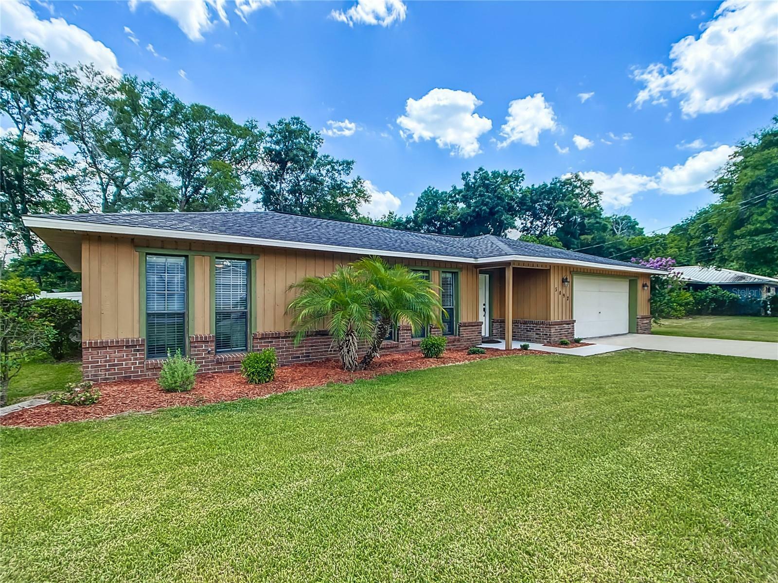 Property Photo:  5092 SE 27th Street  FL 34480 