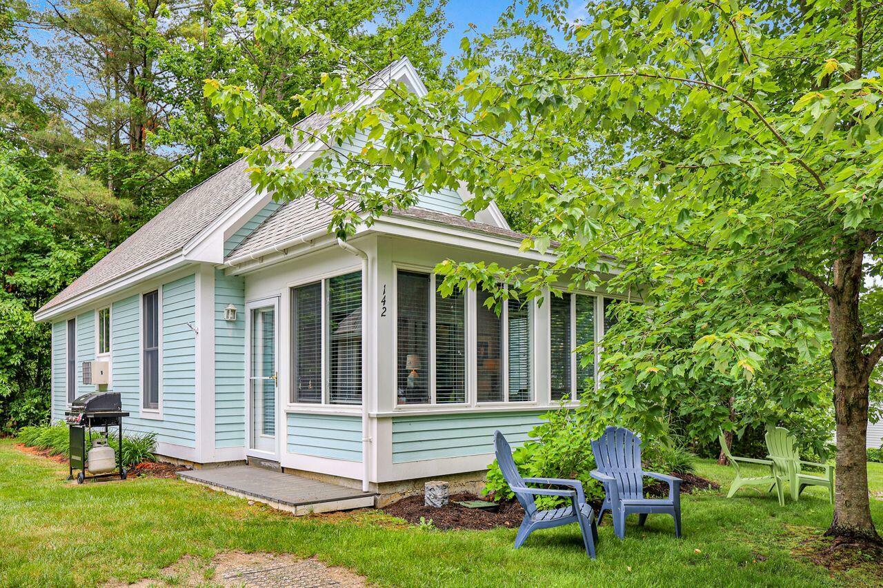Property Photo: 454 Post Road 142 ME 04090
