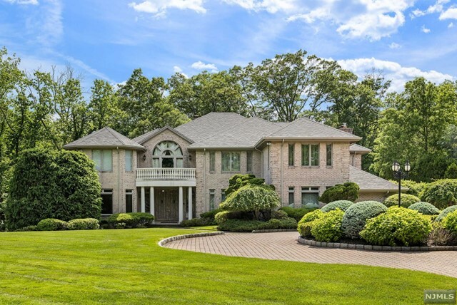 Property Photo:  168 Vaccaro Drive  NJ 07626 